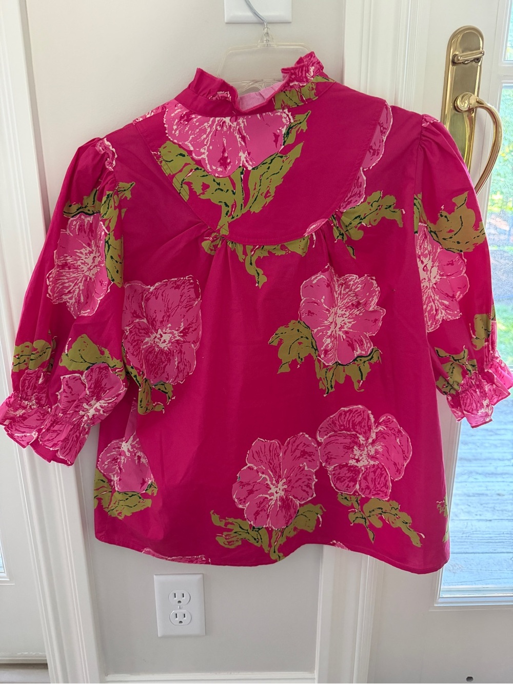 Darling Flora Bea top! Great pattern with cute buttons! Beautiful pink size M - Picture 2 of 8